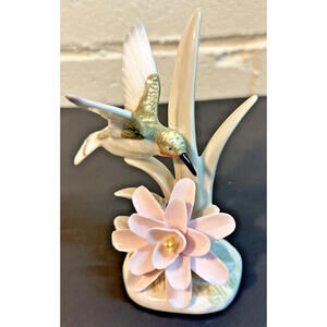 1986 Lefton China Sevilla Hummingbird With Pink Flower Porcelain 5”x3.5”x2.5”